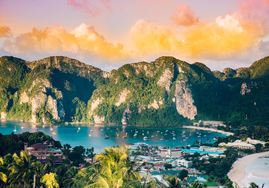 Phi-Phi.jpg Phi-Phi.jpg