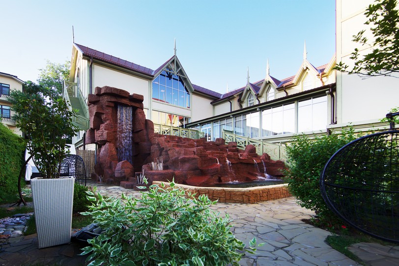 Спа дворик Довиль.jpg