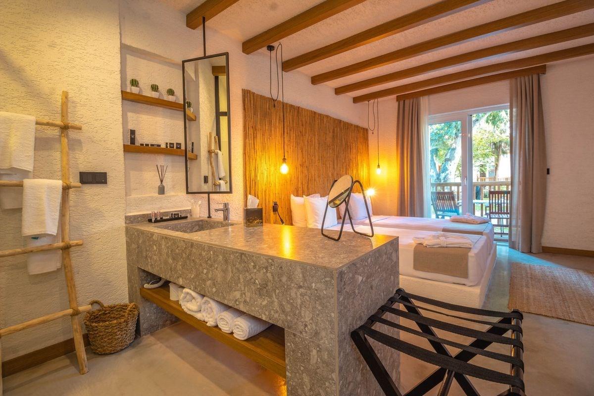 image12.jpg image12.jpg